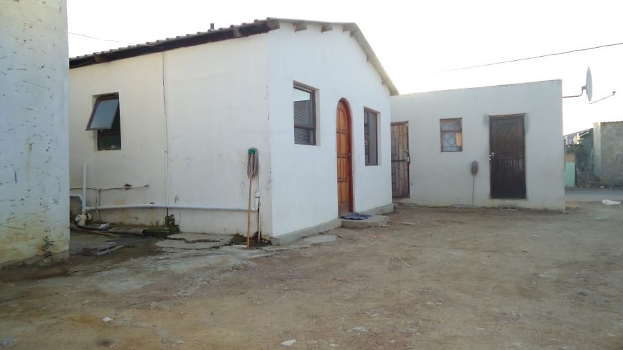2 Bedroom Property for Sale in Nomzamo Western Cape